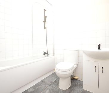 2 bedroom semi-detached house to rent - Photo 2