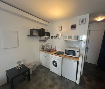 Paris 8 - Rue de Ponthieu - Studio à louer meublé - Photo 2