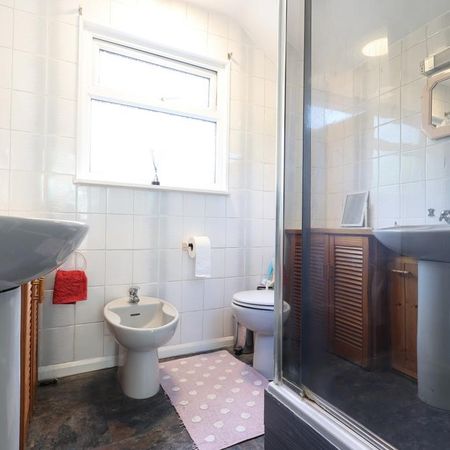 House share to rent - Photo 4