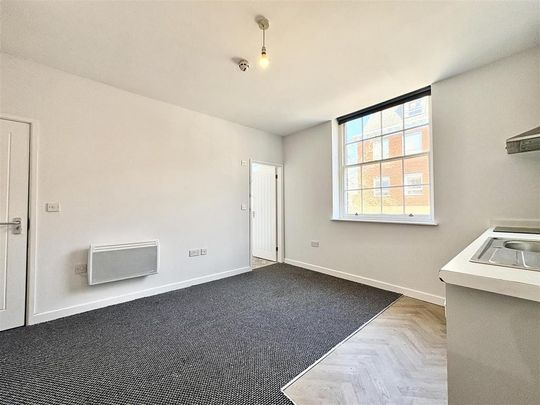 Studio to rent - Photo 1
