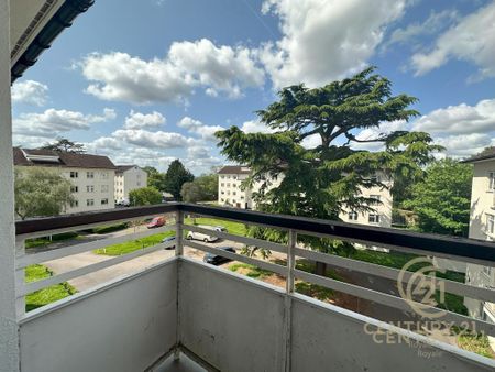 4 bedroom apartment to rent - Photo 2