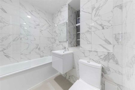 Queensway, Hyde Park, W2 - Photo 5