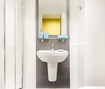 Room in a Shared Flat, Moland Street, B4 - Photo 3