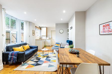 2 bedroom flat to rent - Photo 2