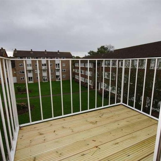 The Ridgeway St Albans Hertfordshire, AL4 - Photo 1