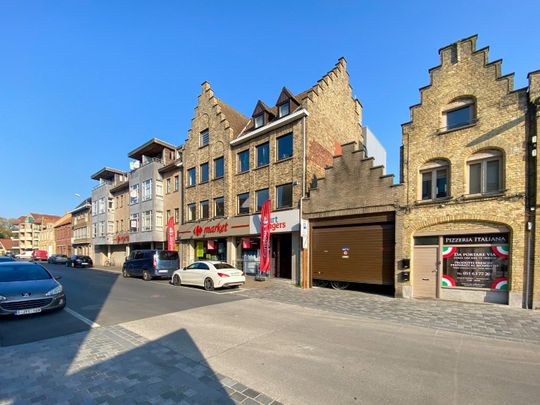 Volledig gerenoveerd appartement (140m²) met 2 slaapkamers en terras. - Photo 1