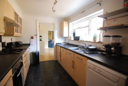 2 bedroom terraced house to rent - Photo 2