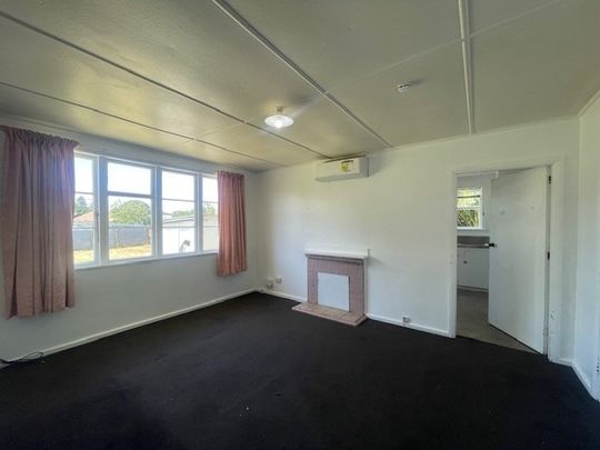 182 Egmont Street, Patea - Photo 1