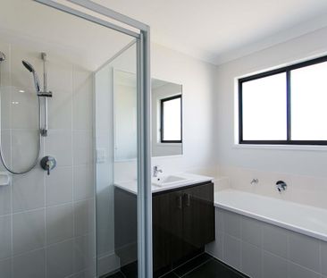 BEAUTIFUL 4 BEDROOM FAMILY HOME - Photo 6