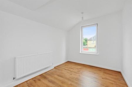 2 Bed Flat, Demesne Road, SM6 - Photo 2