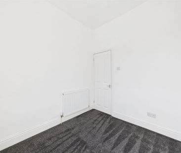 2 bedroom end of terrace house to rent - Photo 5