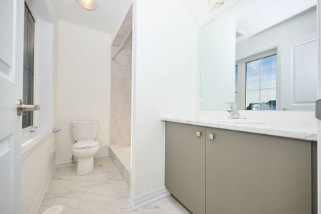 For Lease - 98 Feather Road, Welland, Ontario - Photo 4