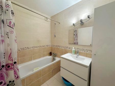 Location Appartement 3 pièces 75m² - Photo 5