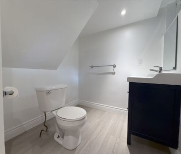 For Lease - 1227b Argreen Road, Mississauga, Ontario - Photo 3