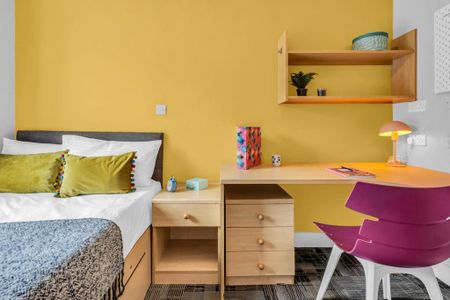 1 bedroom in a house share to rent - Photo 2