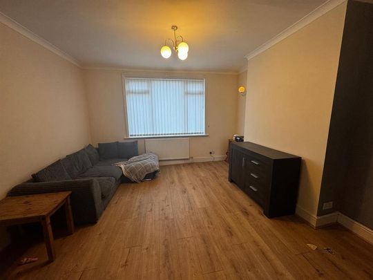 2 bedroom end of terrace house to rent - Photo 1