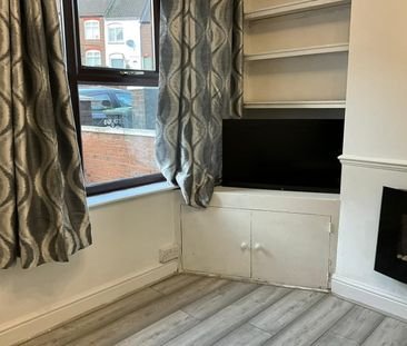 2 Bed Terraced House, Winsdon Road, LU1 - Photo 2