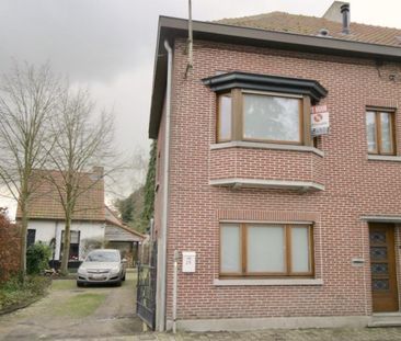 Instapklare, half-open woning met 3 slpk, bijgebouw en oprit voor 9... - Photo 4