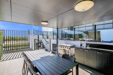 FULLY FURNISHED UNIT WITH OCEAN VIEWS - Photo 5