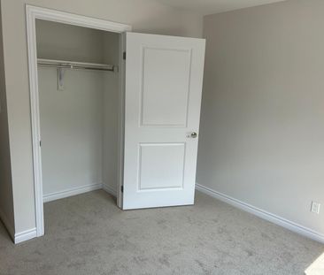 For Lease - 5672 Dorchester Road Unit# 35, Niagara Falls, Ontario - Photo 5