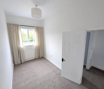 2 bedroom end of terrace house to rent - Photo 4