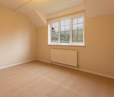 2 bedroom end of terrace house to rent - Photo 3