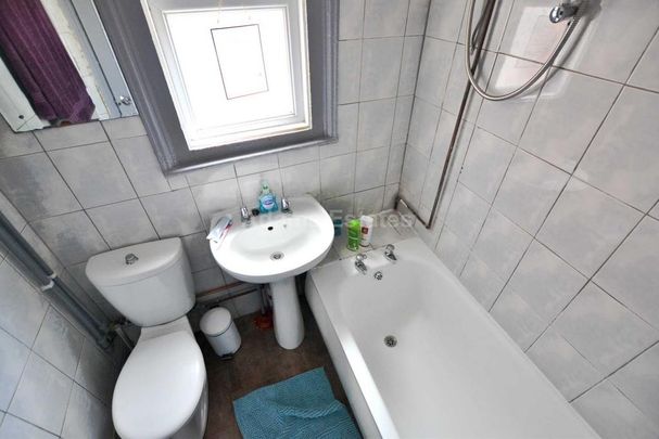 6 bedroom terraced house to rent - Photo 1