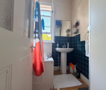 2 Bed Flat, Norbury Crescent, SW16 - Photo 4