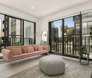 A Peaceful Garden Outlook in the Heart of Brunswick West - Photo 1