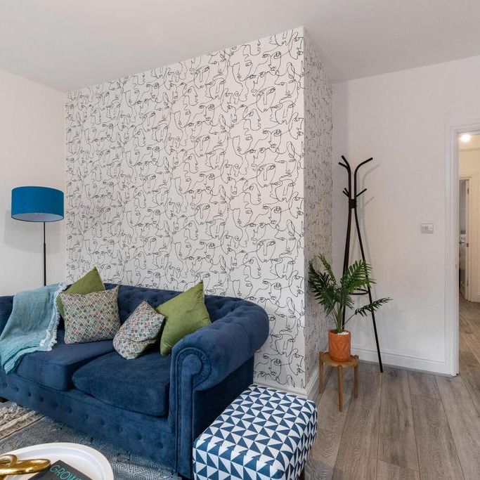 3 bedroom serviced apartment to rent - Photo 1