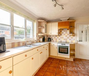 4 bedroom detached house to rent - Photo 3