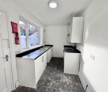 2 bedroom terraced house to rent - Photo 6