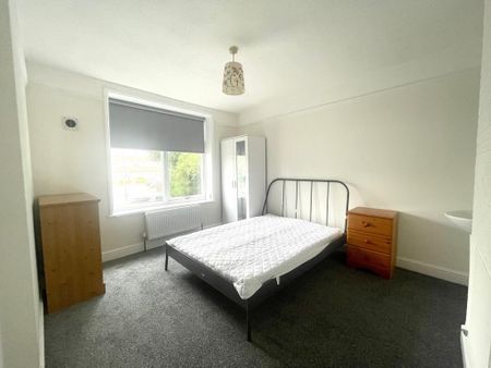 1 bedroom in a house share to rent - Photo 3