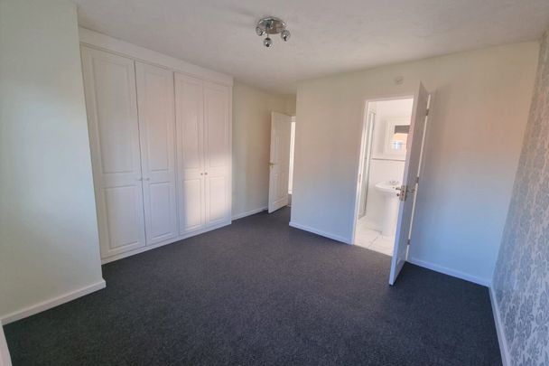 Lowry Close, CORBY - Photo 1