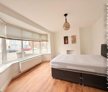 3 bedroom semi-detached house to rent - Photo 6