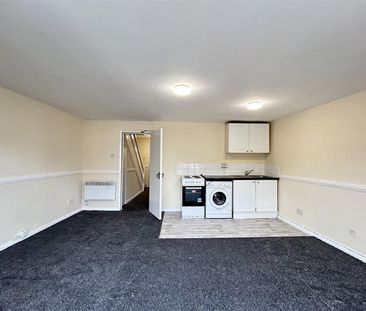 4 Bedroom Maisonette To Let - Photo 4