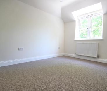 3 bedroom semi-detached house to rent - Photo 6