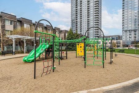 For Lease - 151 Village Green Square Unit# 1806, Toronto, Ontario - Photo 2
