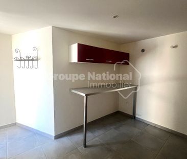 A LOUER - BARBENTANE - Maison de village avec 3 chambres et cour, - Photo 3