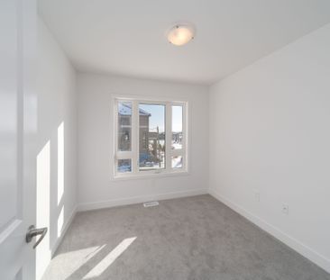 For Lease - 23 Evergreen Terrace, Barrie, Ontario - Photo 4