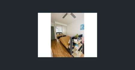 Furnished Studio + Parking - Photo 2