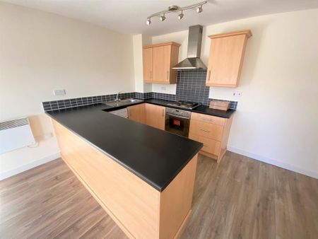 2 bedroom flat to rent - Photo 3