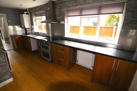 3 bedroom semi-detached house to rent - Photo 3