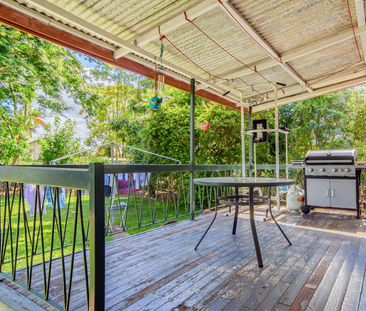 3 Bedroom Home offering Convenience - Photo 2