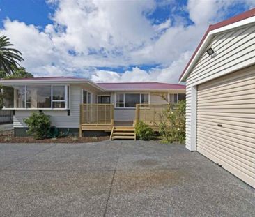 62 Waimumu Road, Massey - Photo 1