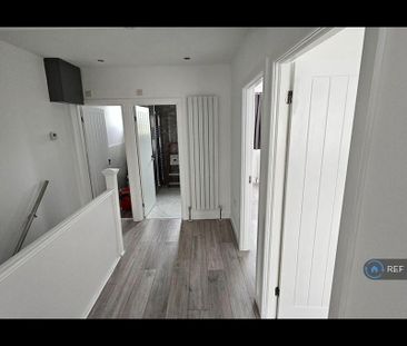 2 bedroom maisonette to rent - Photo 5