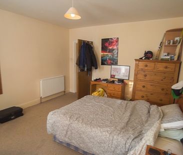 4 Bedroom Flat To Rent in Charminster - £2,000 pcm Tenancy Info - Photo 6