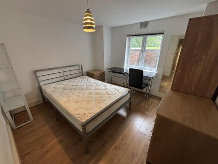 5 bedroom private hall to rent - Photo 5