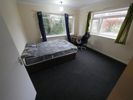 8 Portarlington Road, Bournemouth - Photo 4