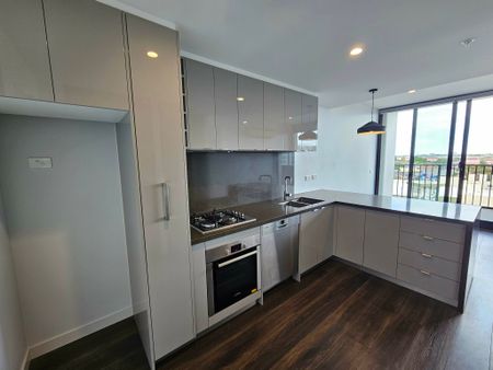 326/70 Batesford Road, Chadstone VIC 3148 - Apartment For Rent | Domain - Photo 4